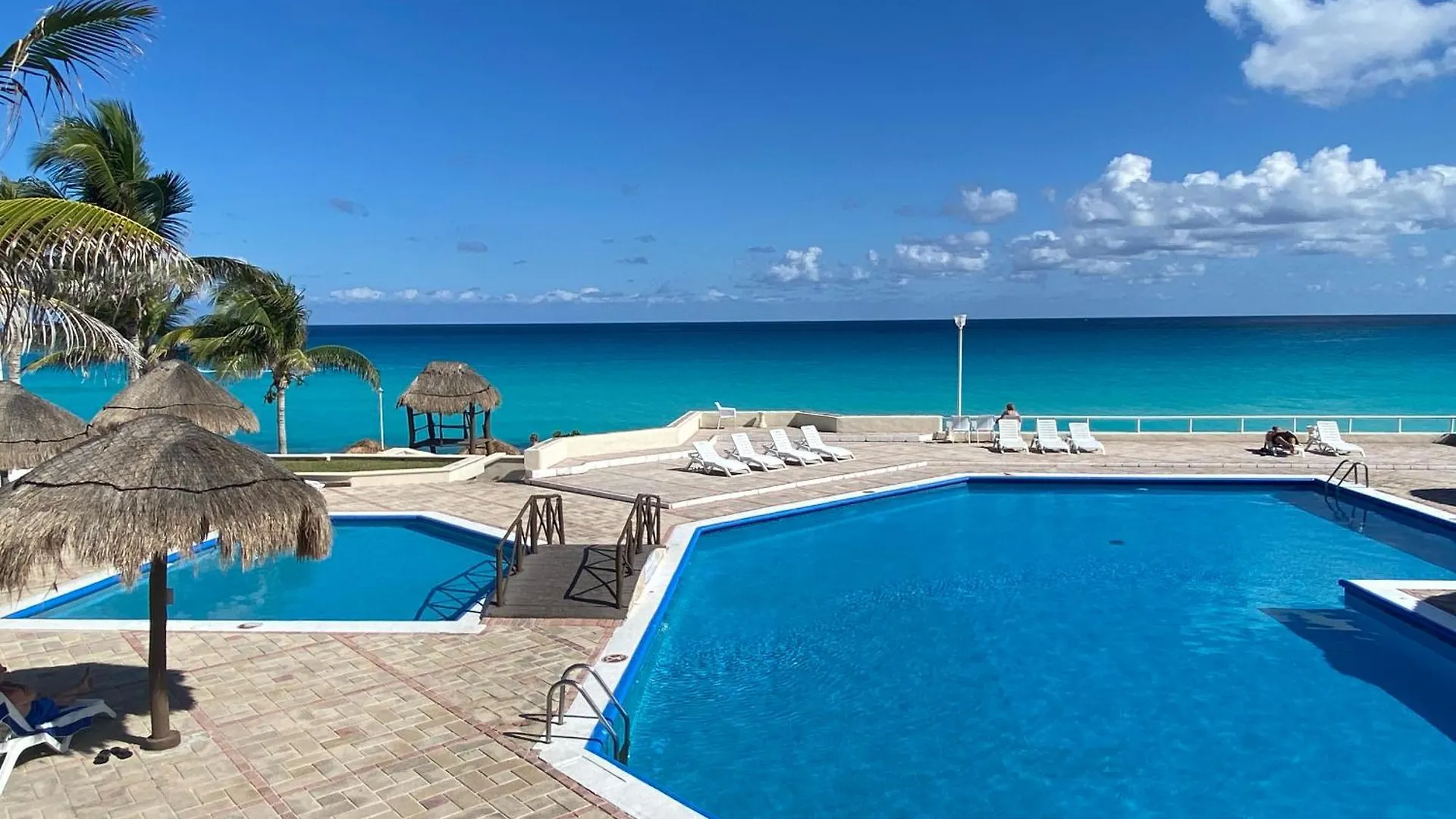 Brisas Shores 209 Beachfront Apartment With Terrace, Cancun Hotel Zone, 1 Bedroom Mexico