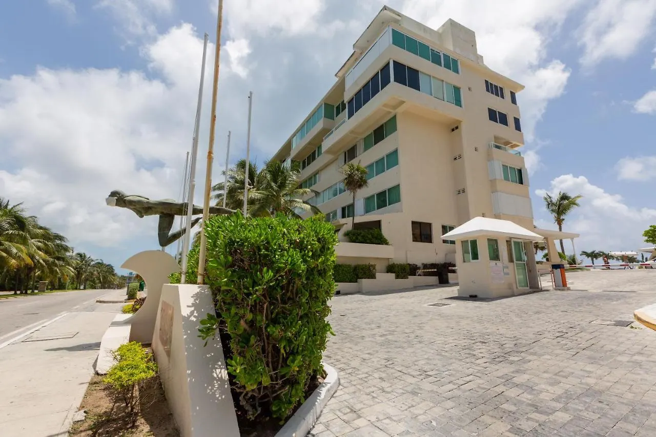 Brisas Shores 209 Beachfront Apartment With Terrace, Cancun Hotel Zone, 1 Bedroom 0*,