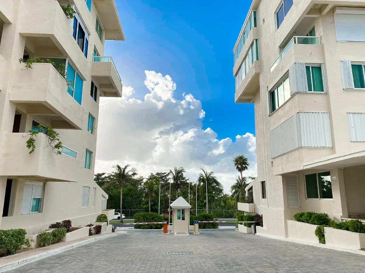 Brisas Shores 209 Beachfront Apartment With Terrace, Cancun Hotel Zone, 1 Bedroom Mexique