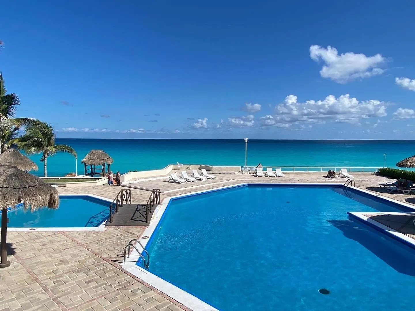 Brisas Shores 209 Beachfront Apartment With Terrace, Cancun Hotel Zone, 1 Bedroom 0*,