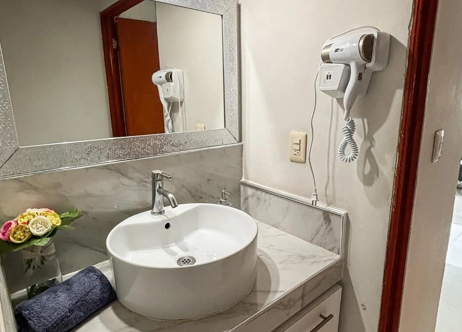 Brisas Shores 209 Beachfront Apartment With Terrace, Cancun Hotel Zone, 1 Bedroom Mexique