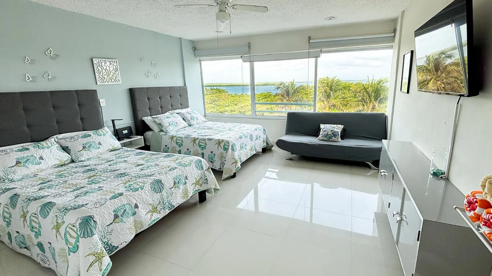 Brisas Shores 209 Beachfront Apartment With Terrace, Cancun Hotel Zone, 1 Bedroom
