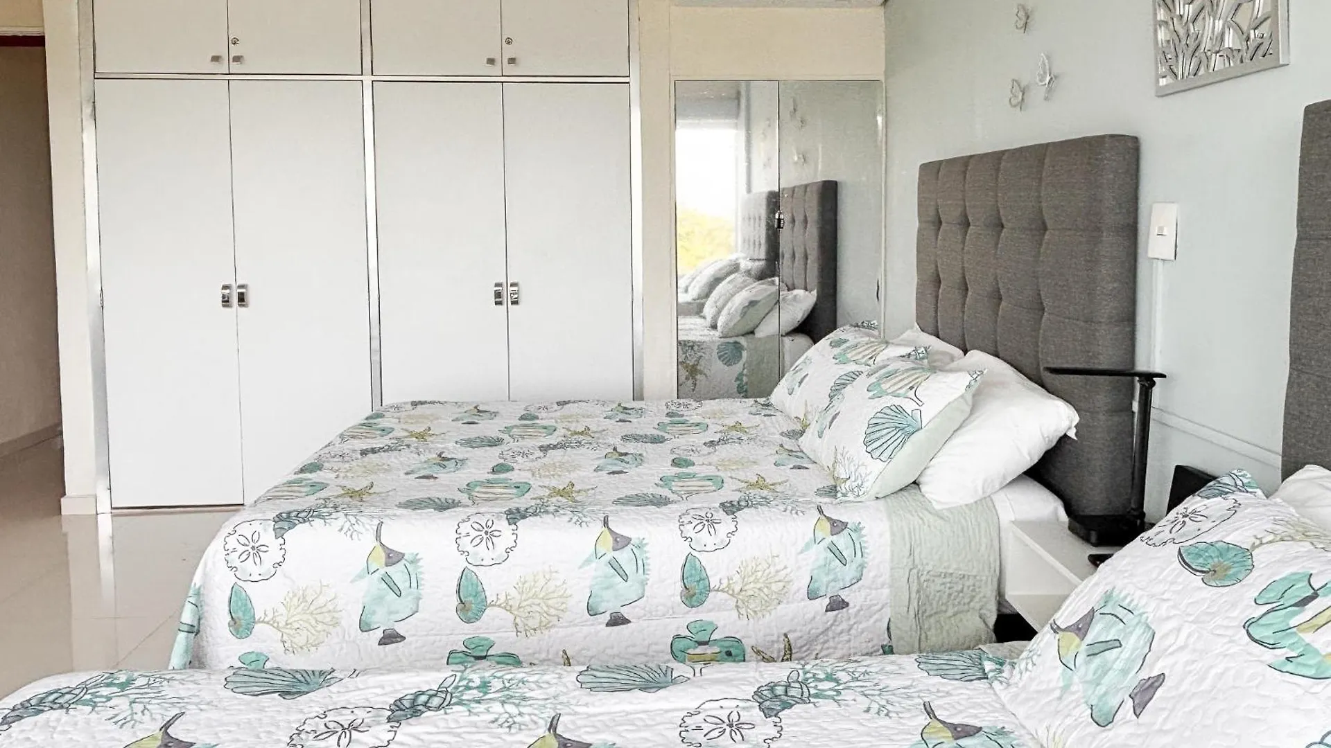 Brisas Shores 209 Beachfront Apartment With Terrace, Cancun Hotel Zone, 1 Bedroom